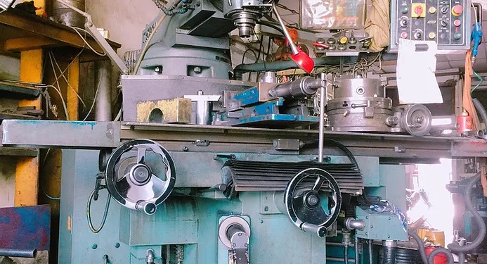 MILLING MACHINE